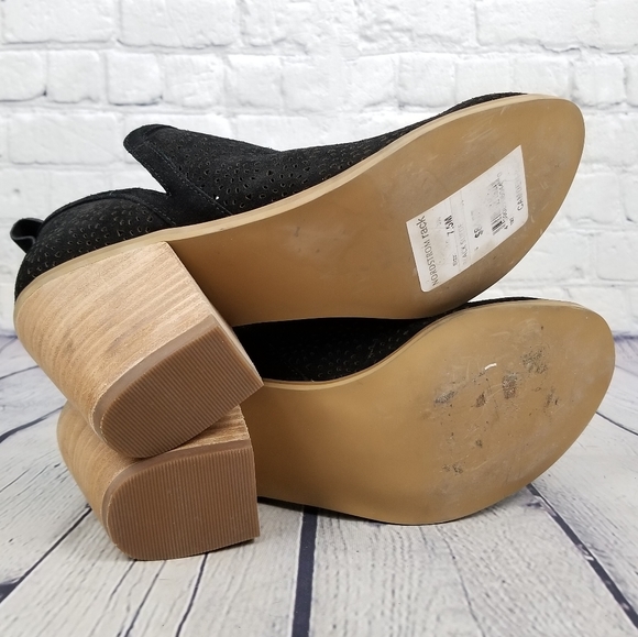 SUSINA | Camden suede cutout slip-on heeled bootie - Picture 6 of 8